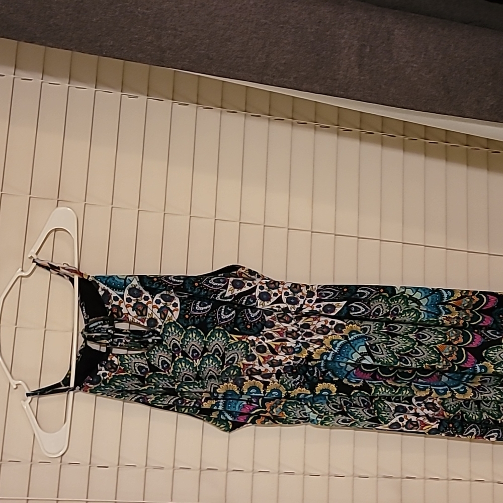 Dress - Picture 1 of 6